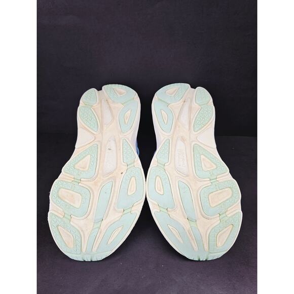 Hoka Women 7 Comfy footwear - Picture 6 of 9